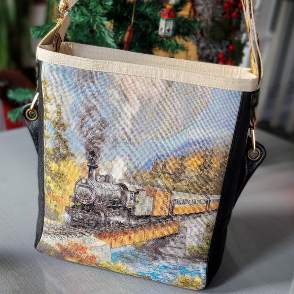 Handmand danier leather and needlepoint purse - Picture 6 of 6